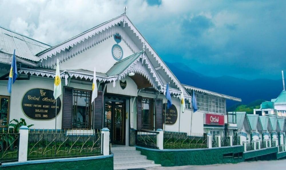 सहारा Heritage & Formerly Fortune Itc